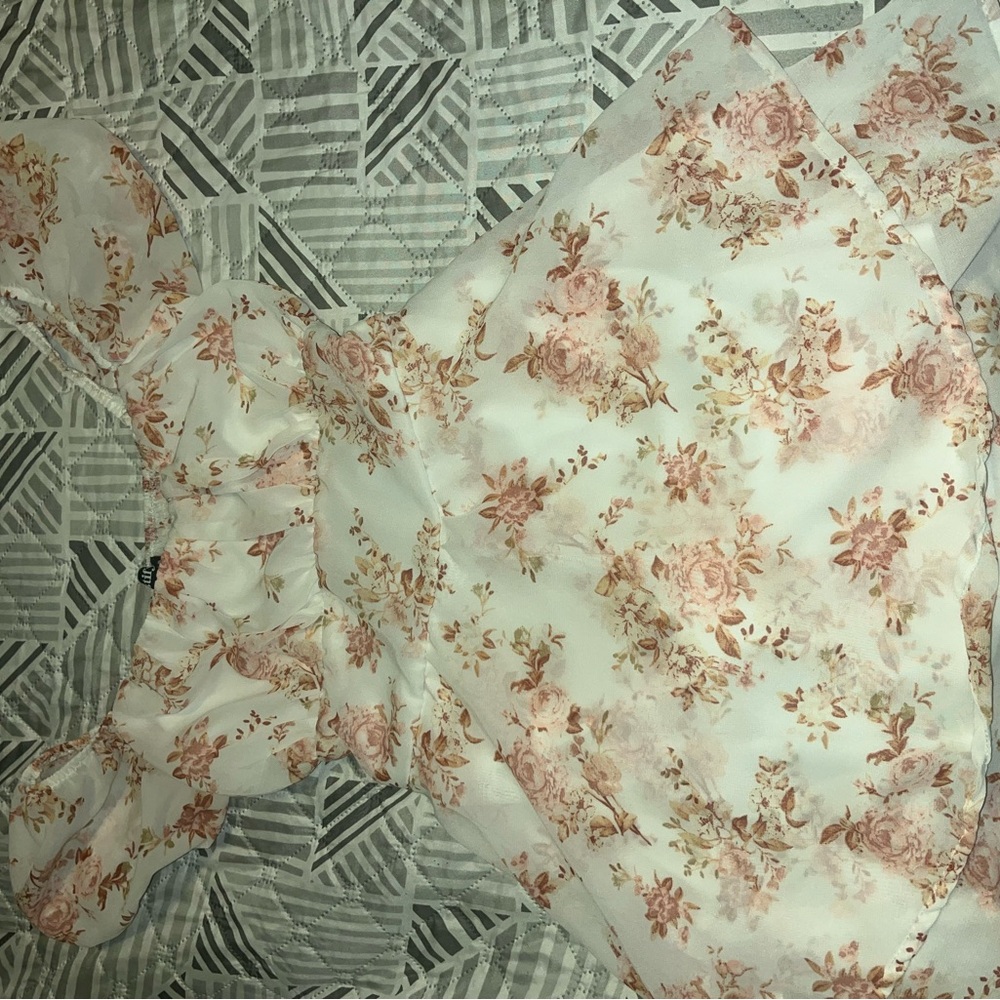 Floral Puff Sleeve Romper